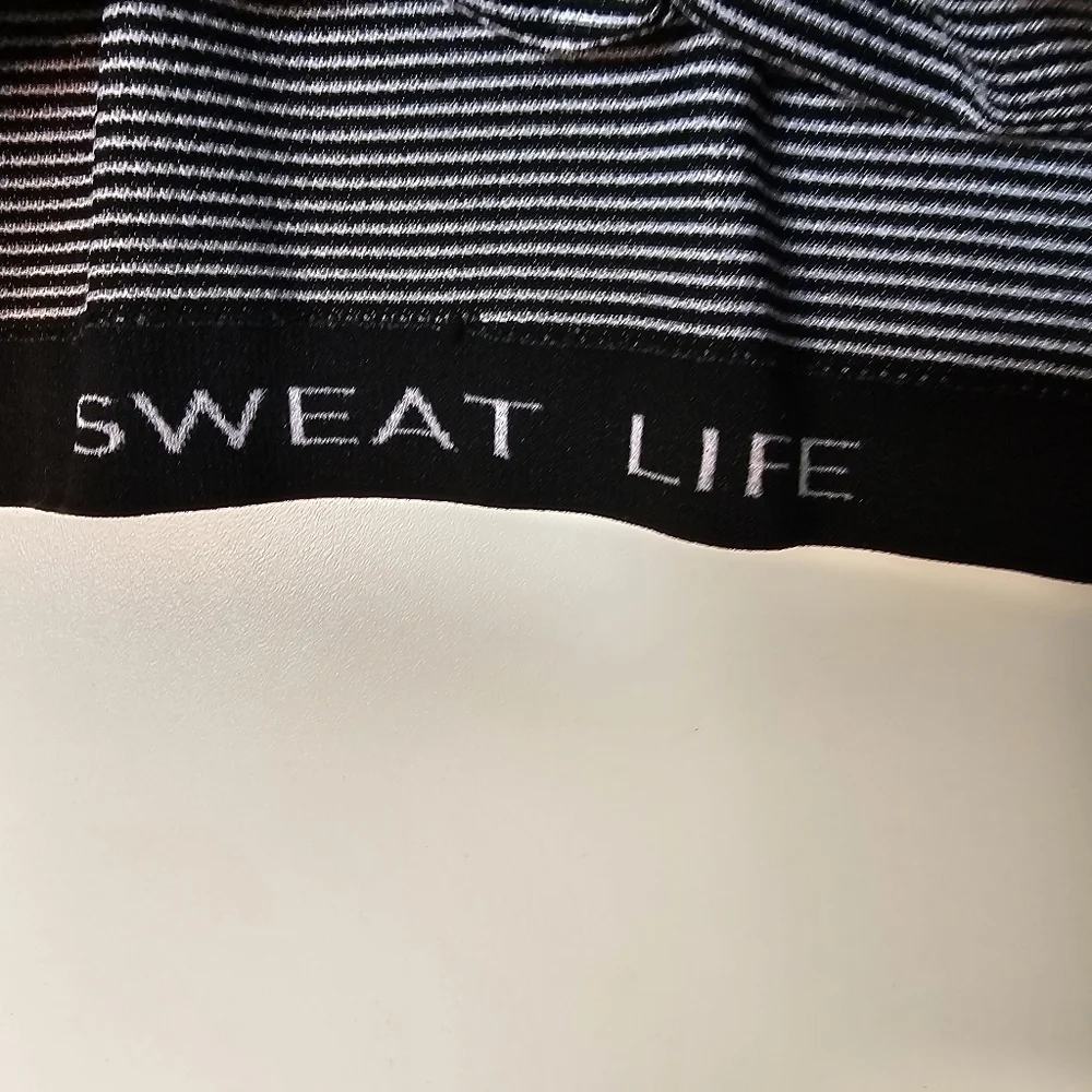 Lululemon Activewear Swiftly Tech Racerback Running Tank White / Black Stripe Sz